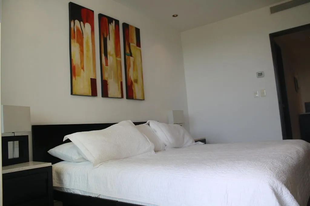 **** Aparthotel The Elements Oceanfront & Beachside Condo Hotel Playa del Carmen Mexico