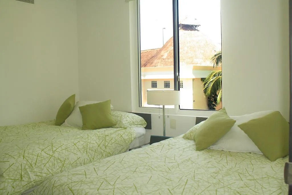 The Elements Oceanfront & Beachside Condo Hotel Playa del Carmen 4*,