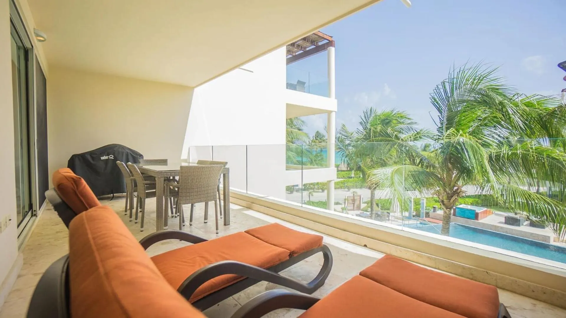 The Elements Oceanfront & Beachside Condo Hotel Playa del Carmen