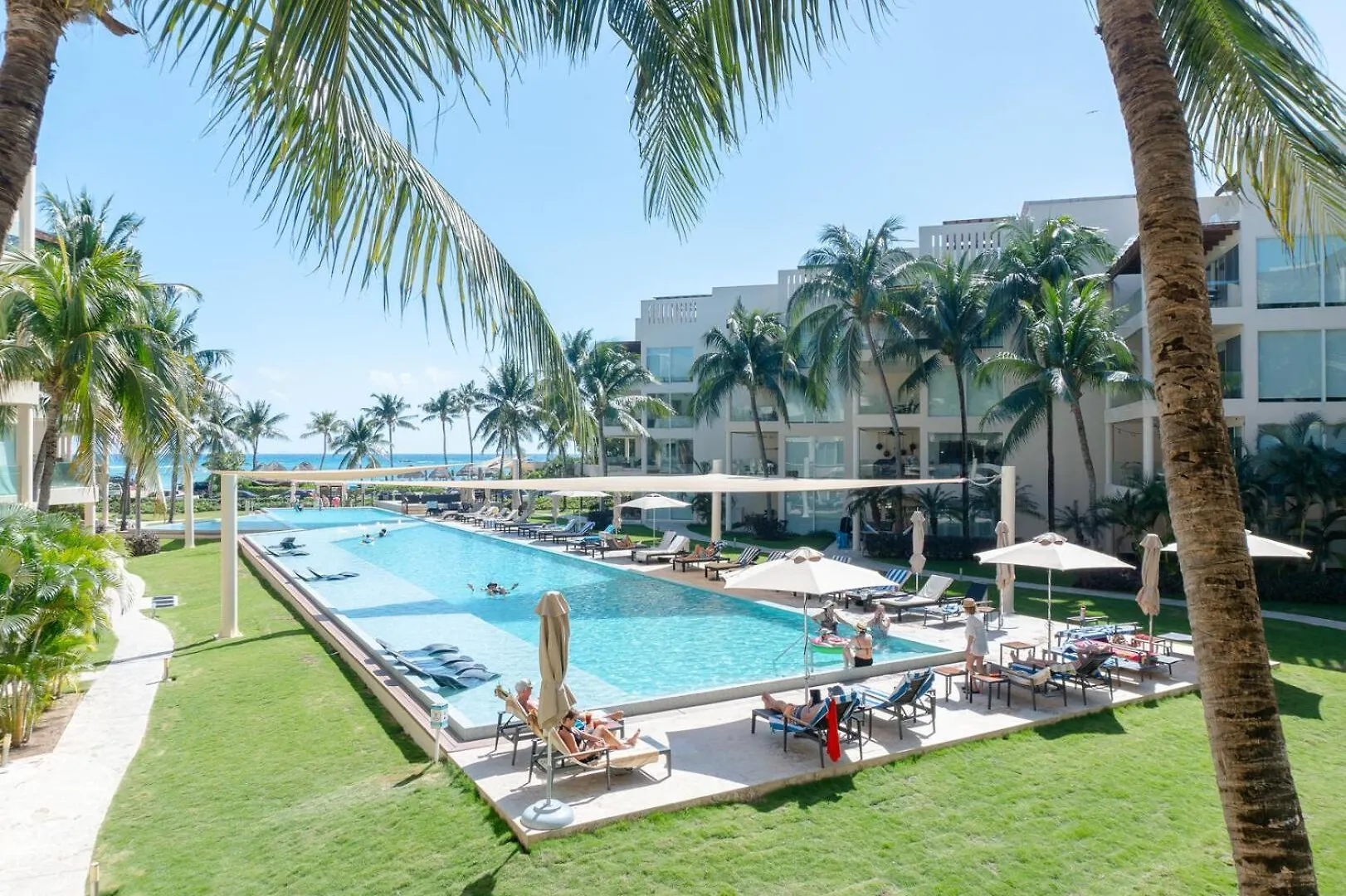 The Elements Oceanfront & Beachside Condo Hotel Playa del Carmen Aparthotel