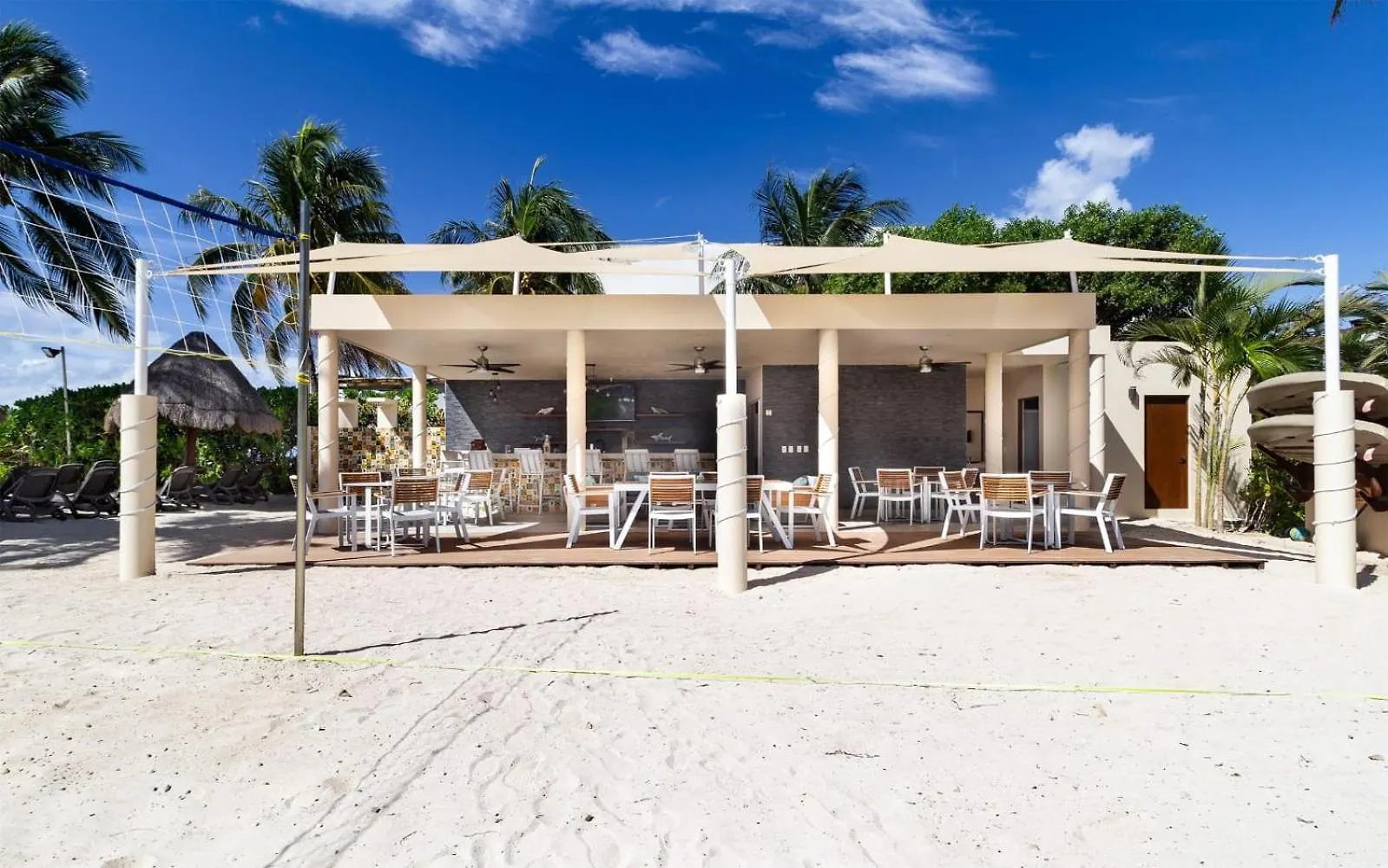 **** Aparthotel The Elements Oceanfront & Beachside Condo Hotel Playa del Carmen Mexico