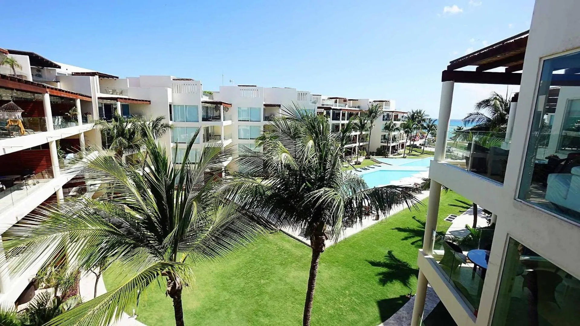 The Elements Oceanfront & Beachside Condo Hotel Playa del Carmen