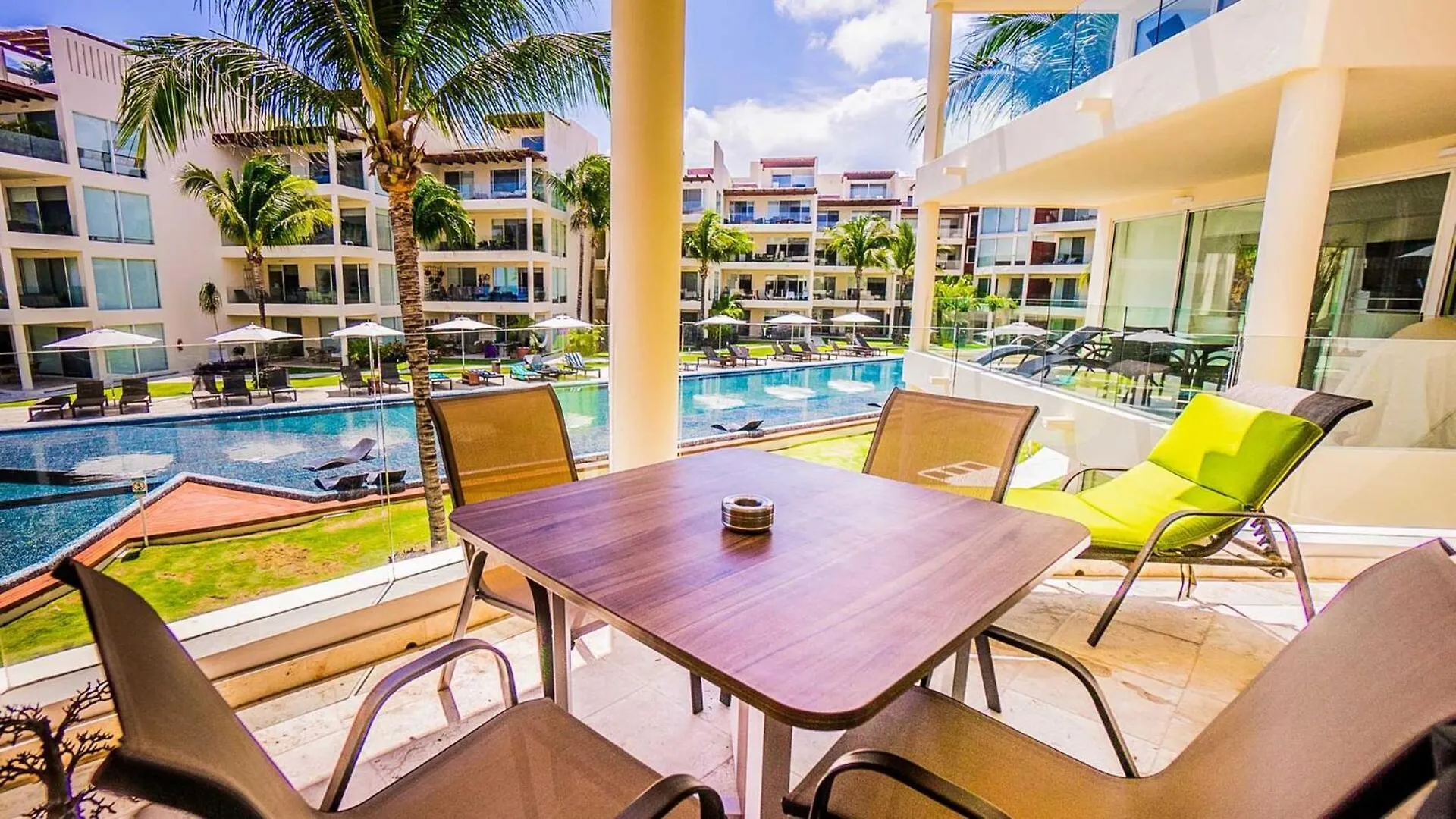 Aparthotel The Elements Oceanfront & Beachside Condo Hotel Playa del Carmen