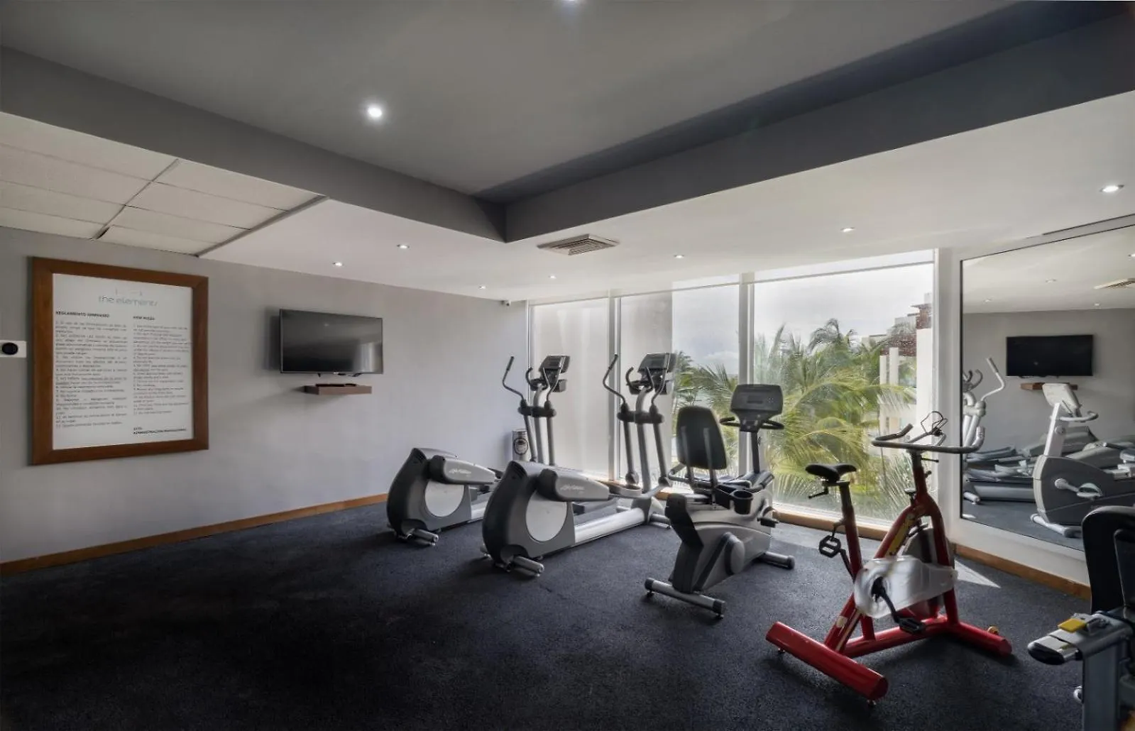 The Elements Oceanfront & Beachside Condo Hotel Playa del Carmen Aparthotel