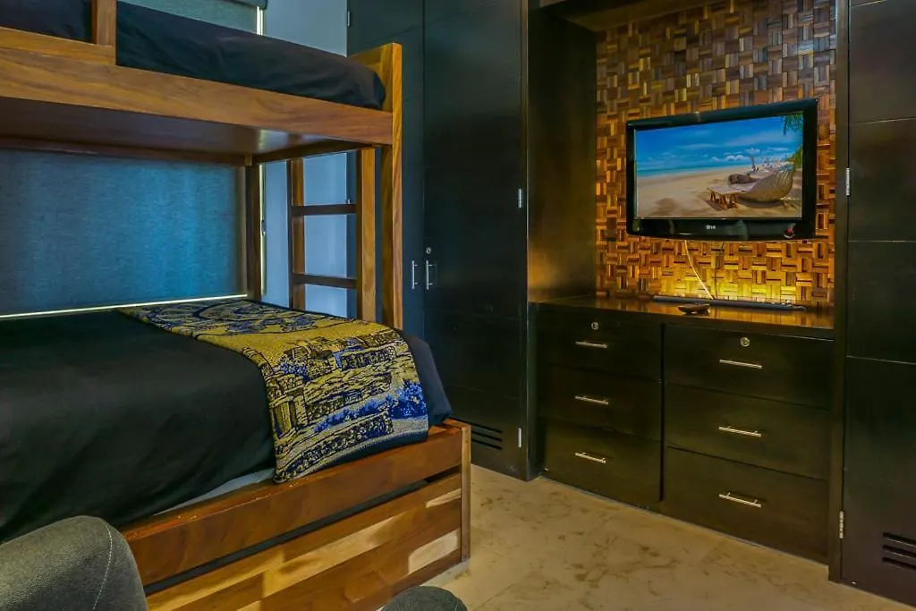 The Elements Oceanfront & Beachside Condo Hotel Playa del Carmen 4*,