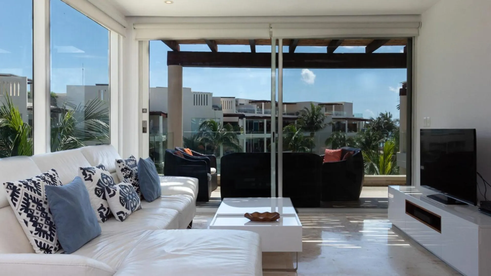The Elements Oceanfront & Beachside Condo Hotel Playa del Carmen 4*,  Mexico