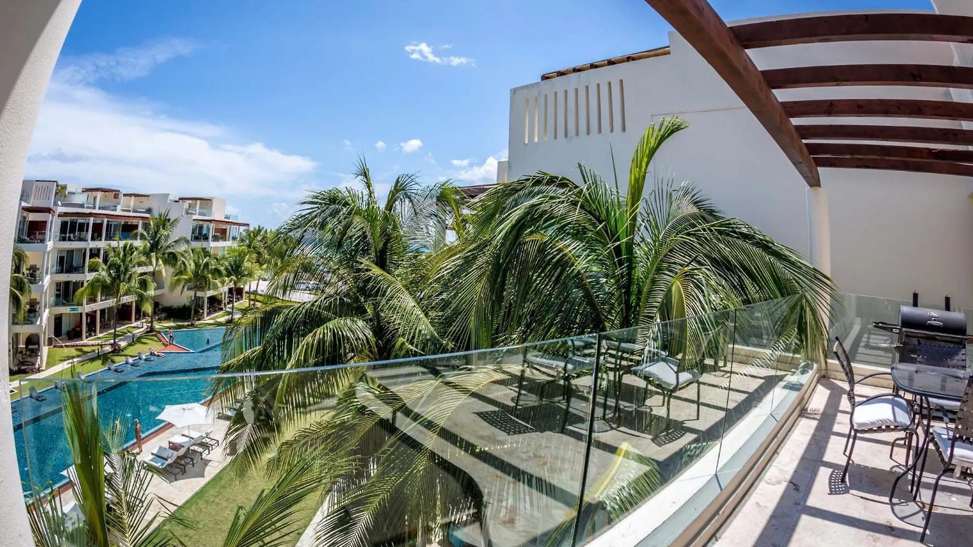 The Elements Oceanfront & Beachside Condo Hotel Playa del Carmen