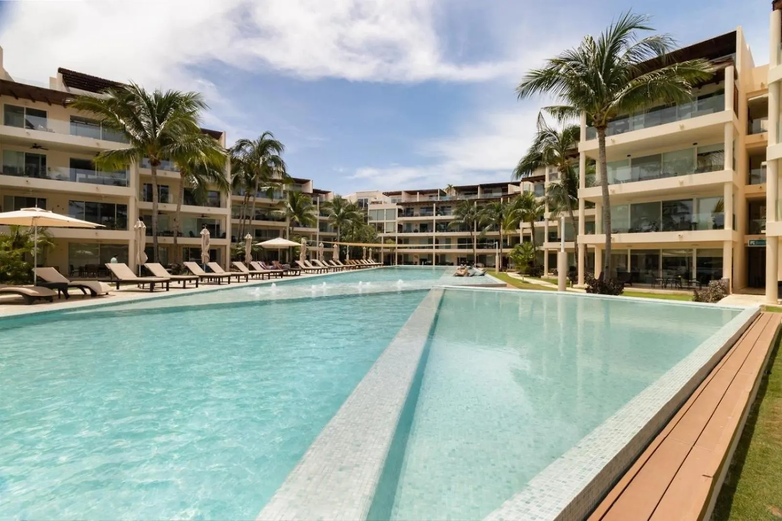 The Elements Oceanfront & Beachside Condo Hotel Πλάγια Ντελ Κάρμεν 4*,