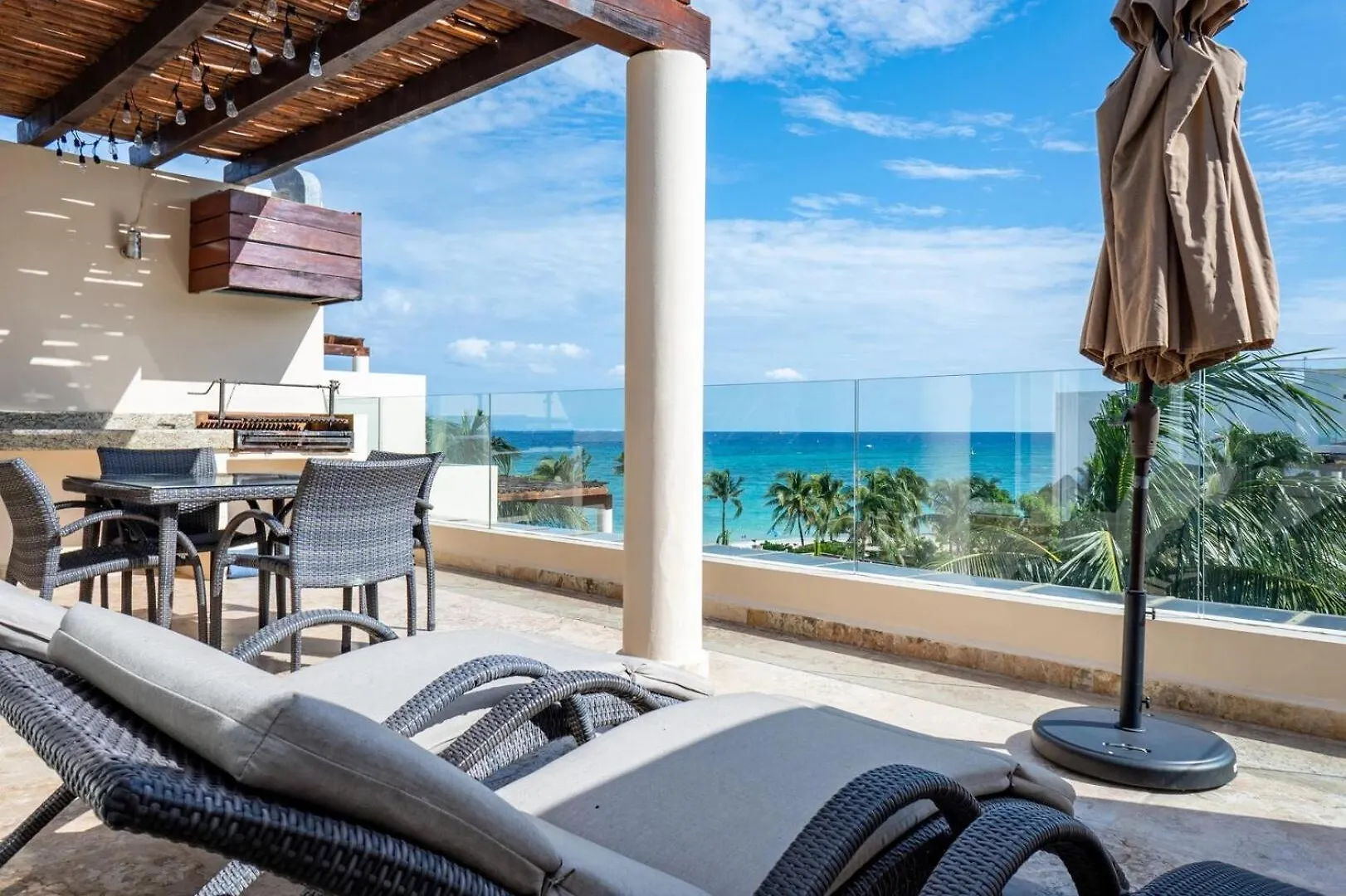 **** Aparthotel The Elements Oceanfront & Beachside Condo Hotel Playa del Carmen Mexico
