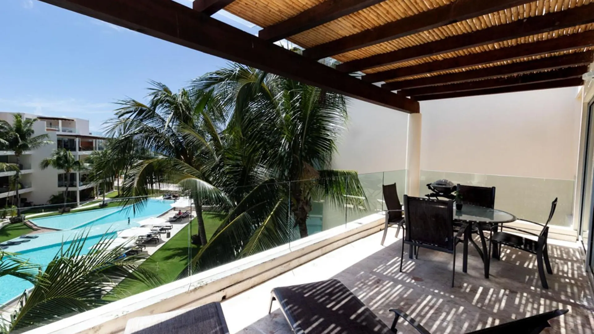 The Elements Oceanfront & Beachside Condo Hotel Πλάγια Ντελ Κάρμεν 4*,