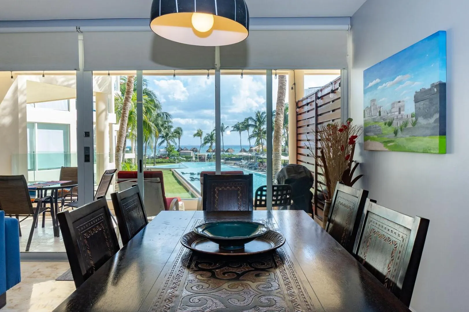 The Elements Oceanfront & Beachside Condo Hotel Плая-дель-Кармен