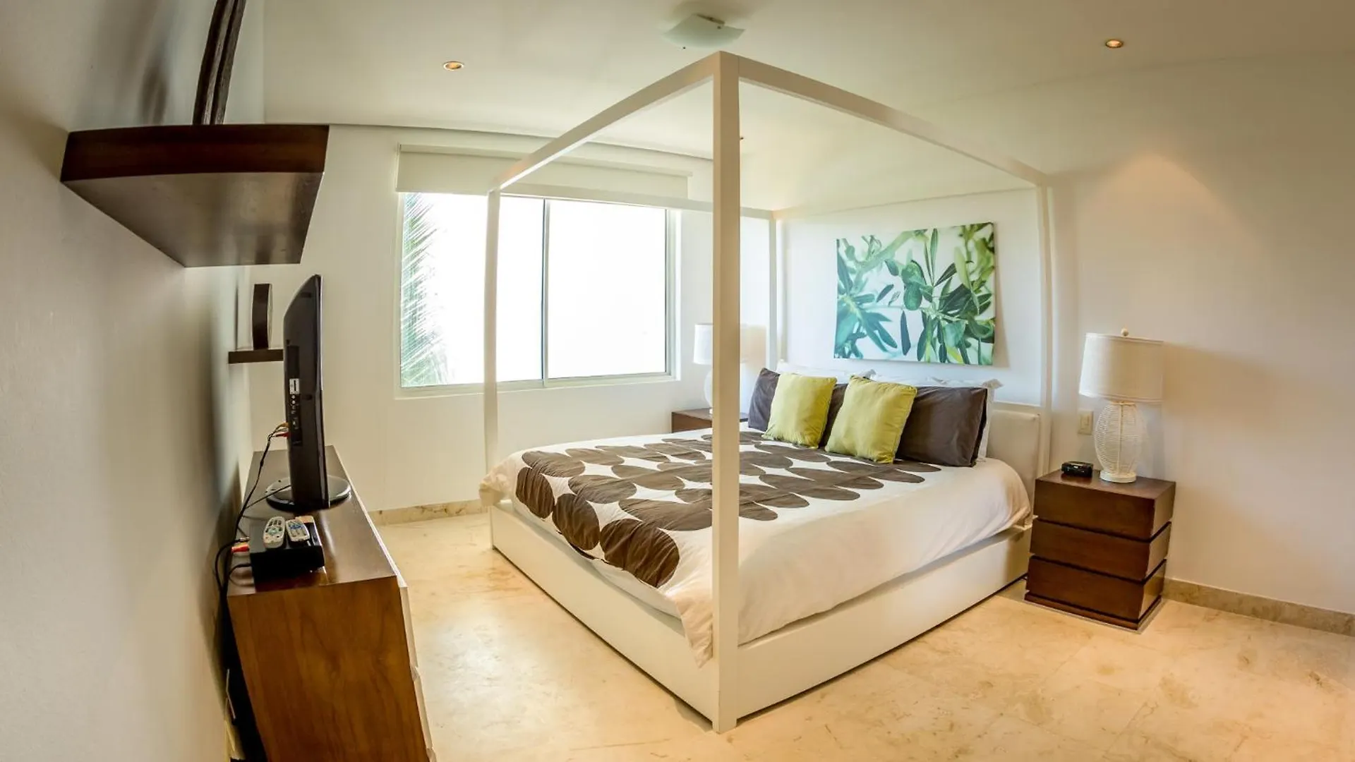 **** Aparthotel The Elements Oceanfront & Beachside Condo Hotel Playa del Carmen Mexico