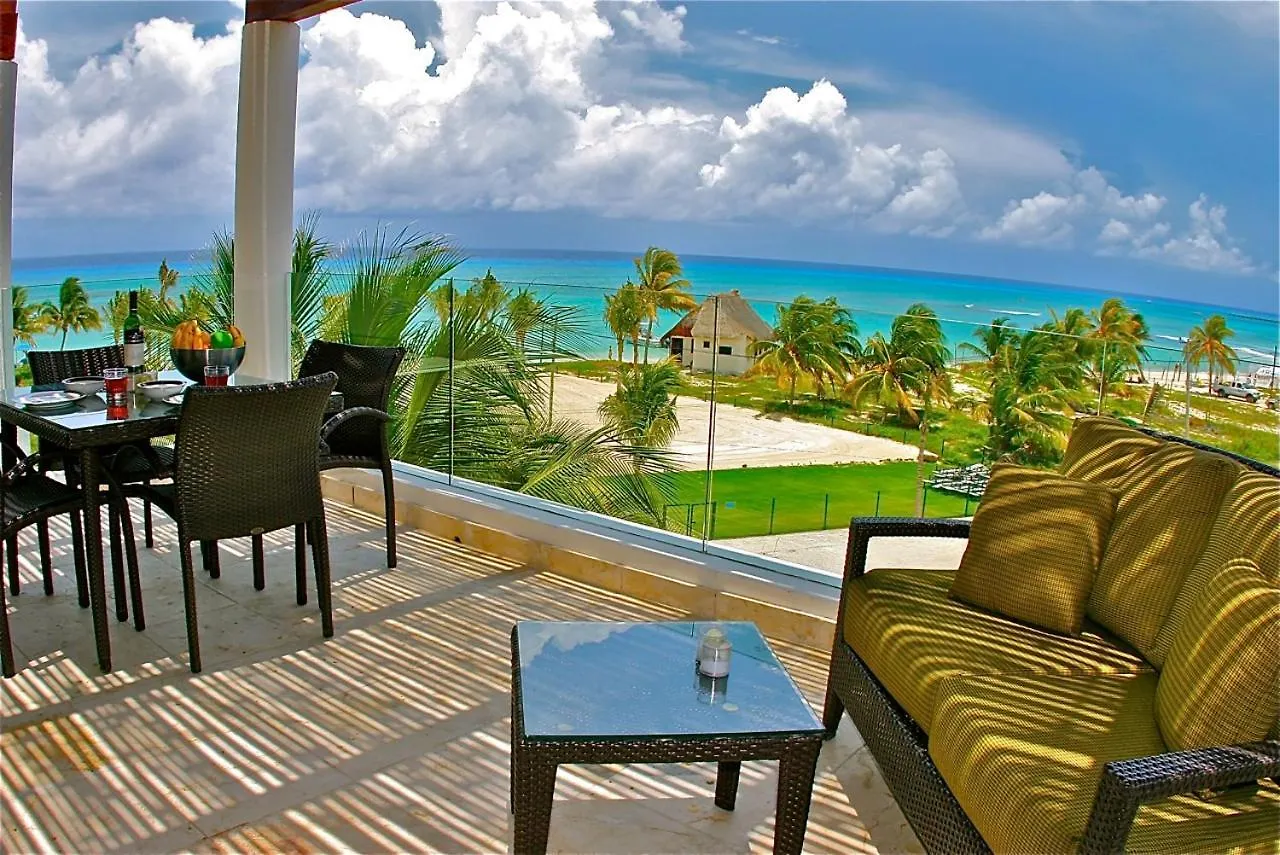 The Elements Oceanfront & Beachside Condo Hotel Playa del Carmen 4*,