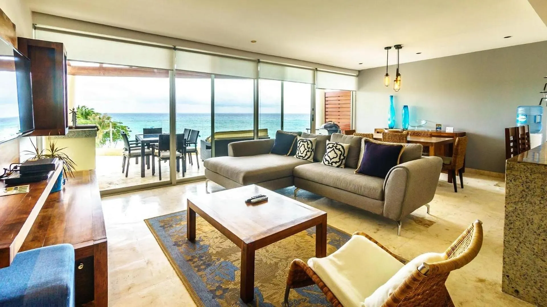 Aparthotel The Elements Oceanfront & Beachside Condo Hotel Playa del Carmen
