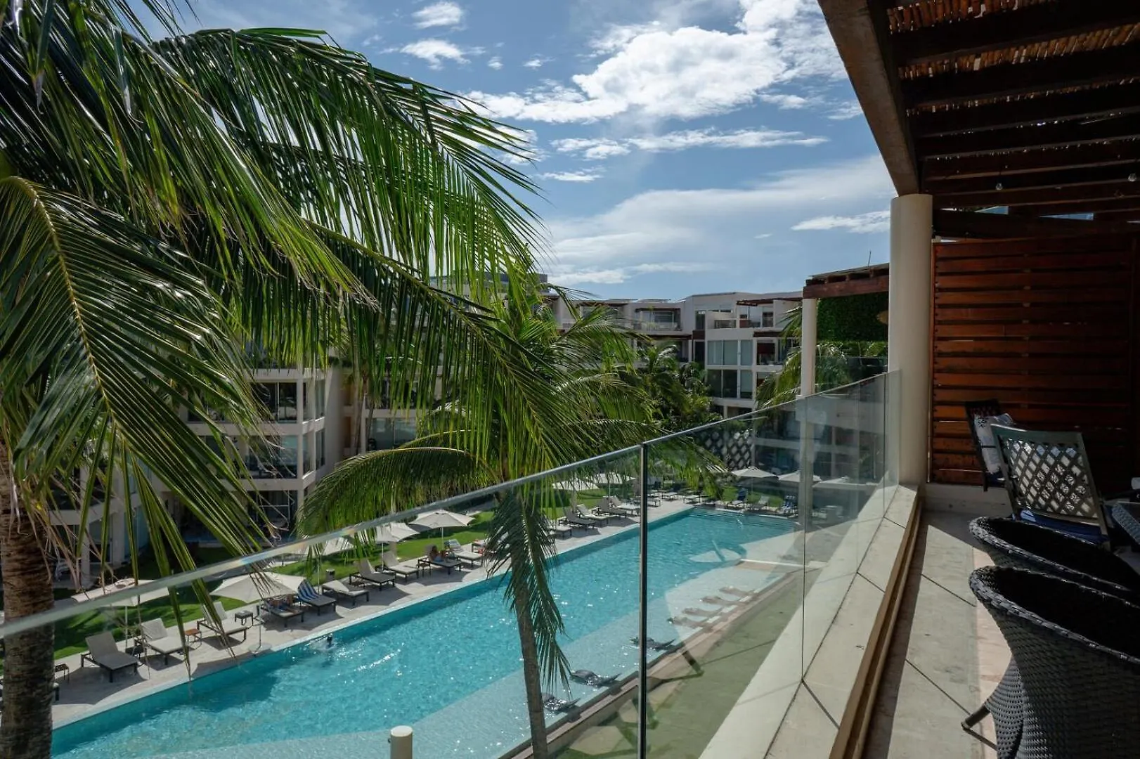 The Elements Oceanfront & Beachside Condo Hotel Playa del Carmen Aparthotel