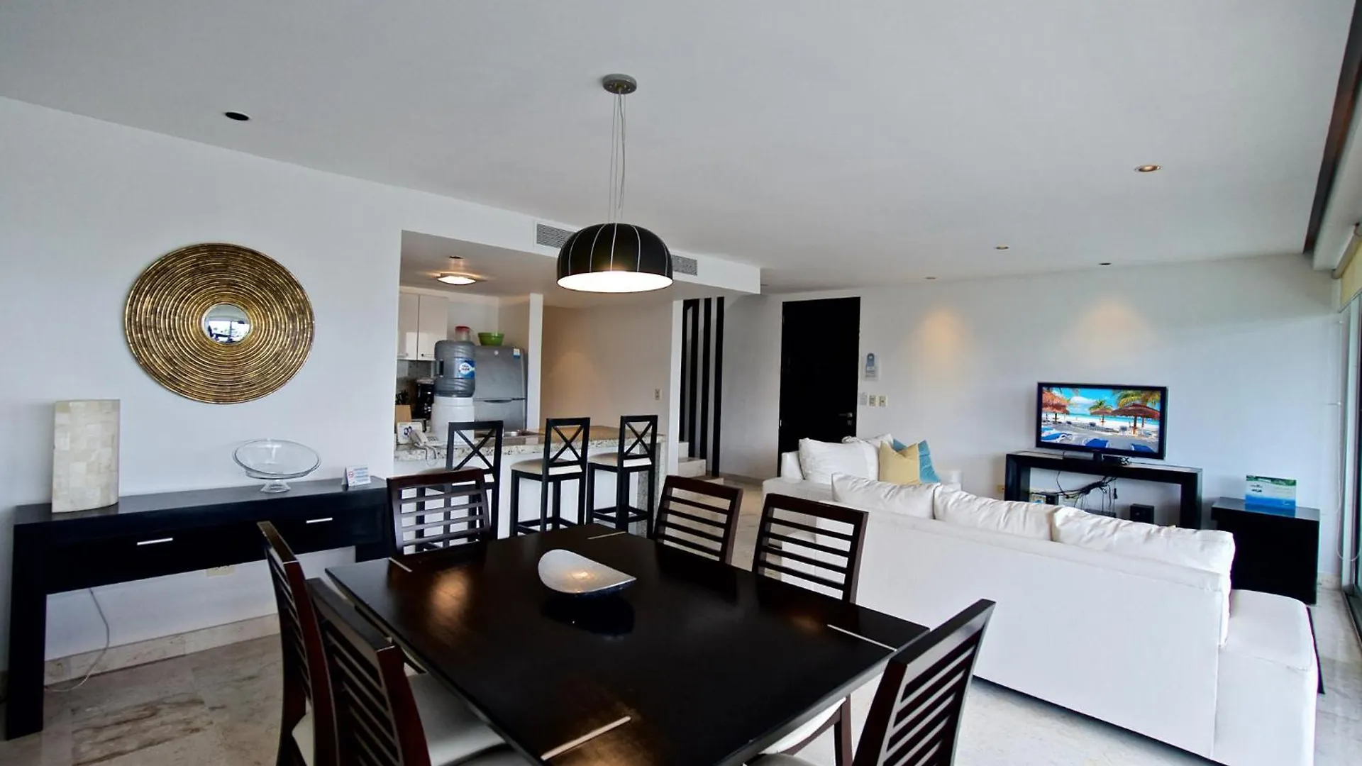 The Elements Oceanfront & Beachside Condo Hotel Playa del Carmen 4*,